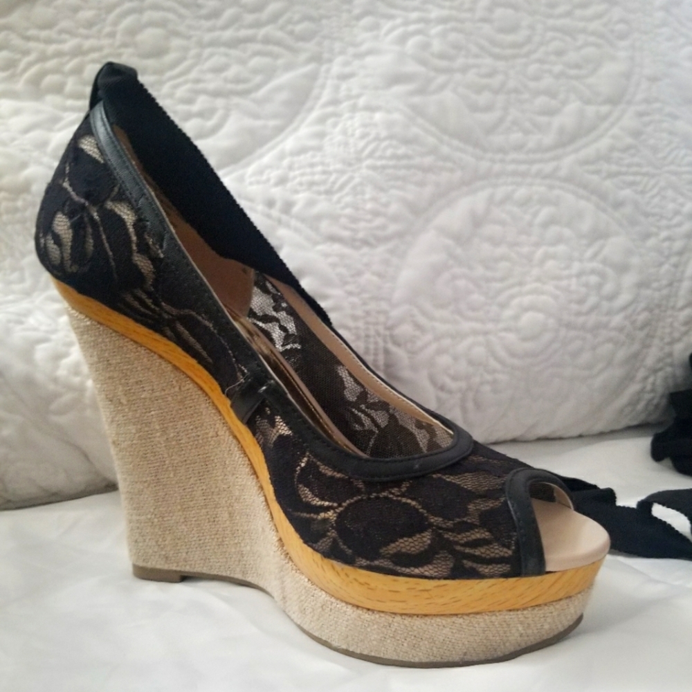 J.Lo Lace Tie up Wedged Heel